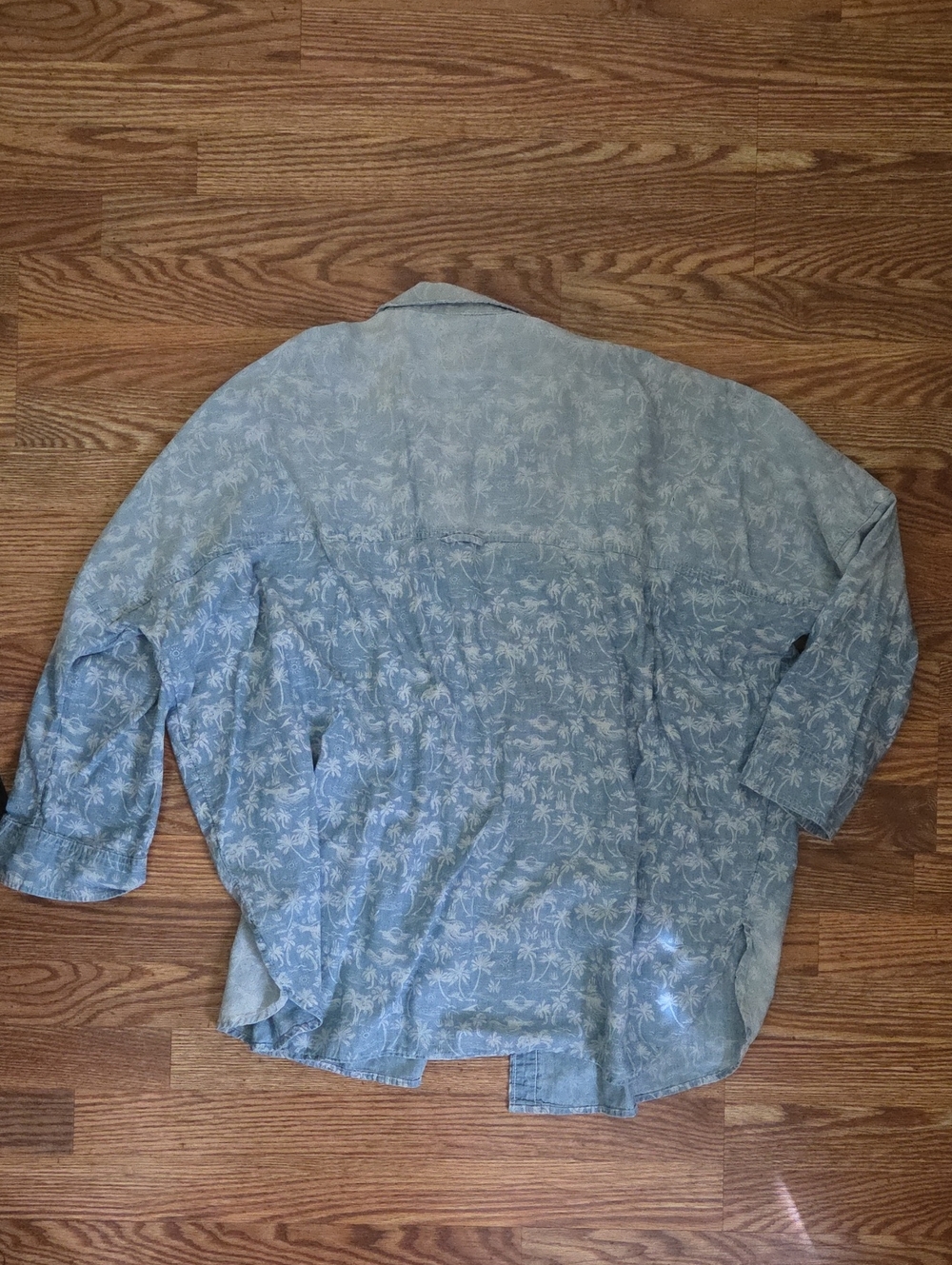American Eagle Oversized Button Down Beach Shirt - Picture 3 of 3